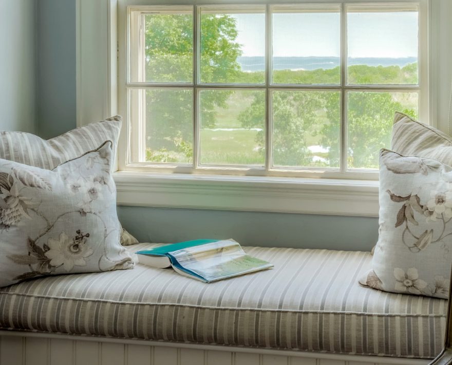 Window seating with stunning marsh view in Florence Room